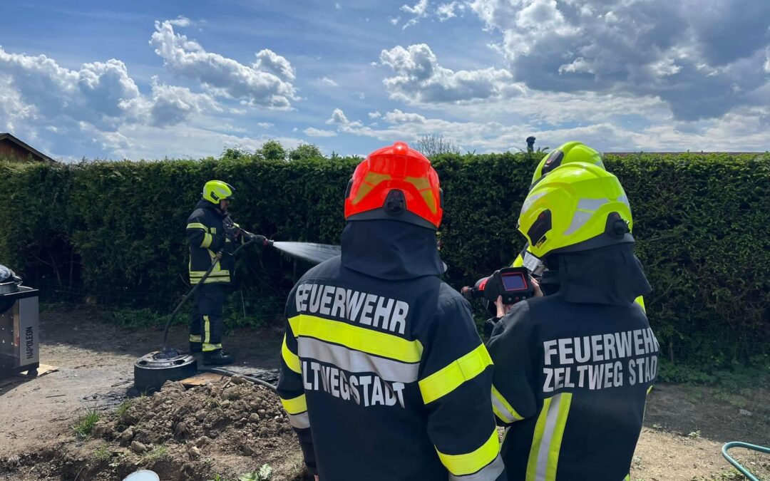 Heckenbrand in Kleingartensiedlung